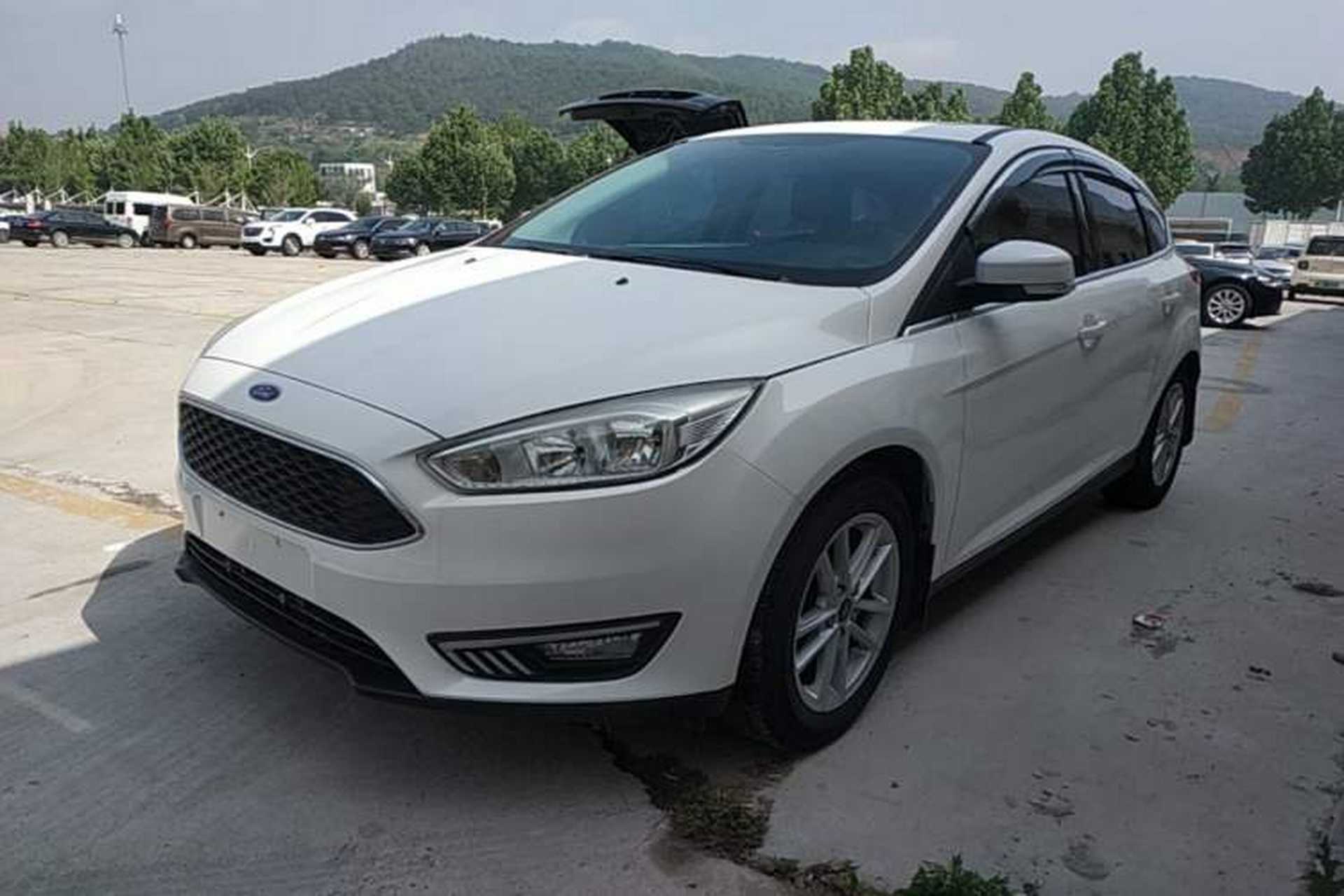 Used Ford Focus 2015 Hatchback EcoBoost 180 Automatic Elite Model Front Left 45 Deg