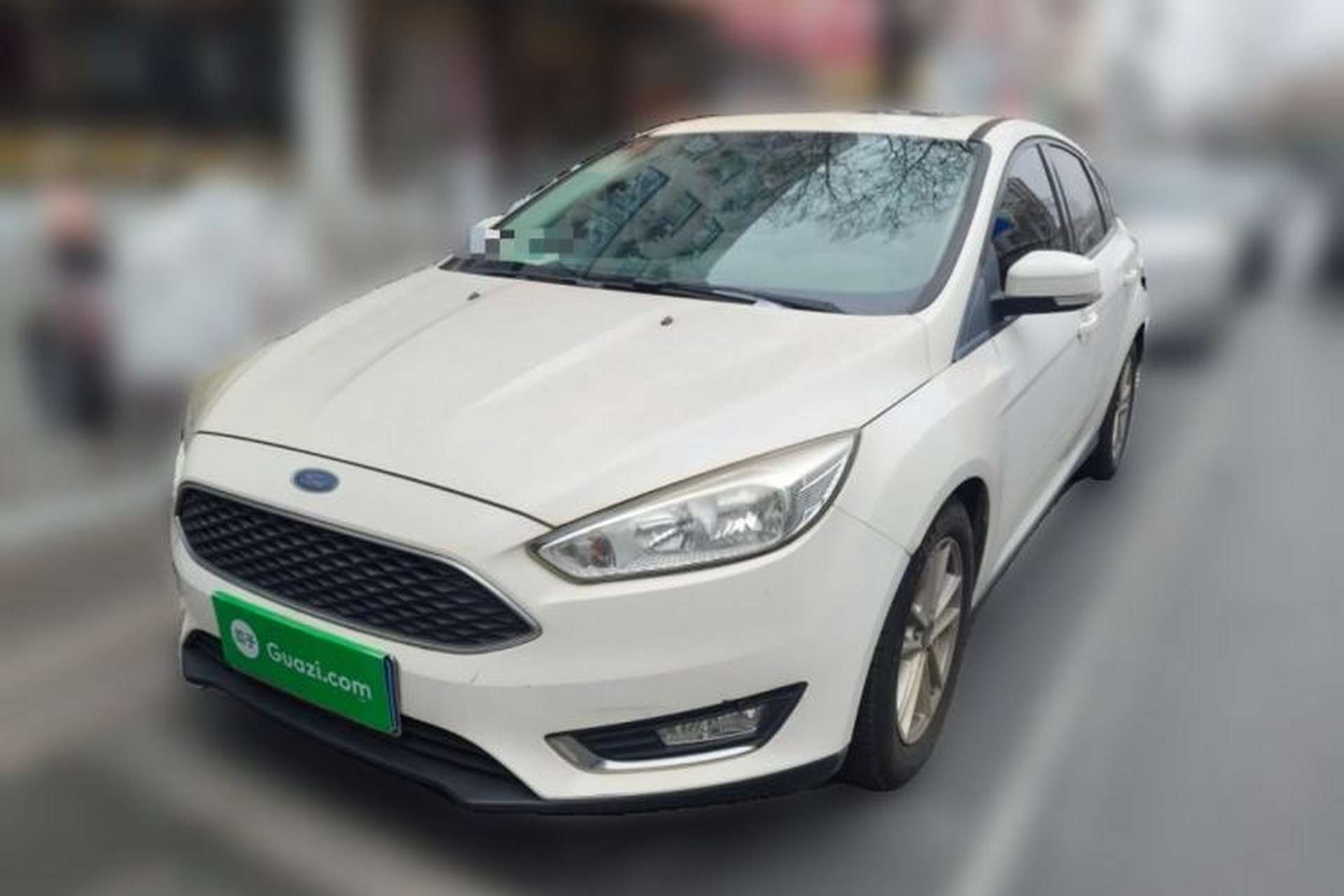 Used Ford Focus 2015 Hatchback EcoBoost 125 Automatic Supreme Style Edition Front Left 45 Deg