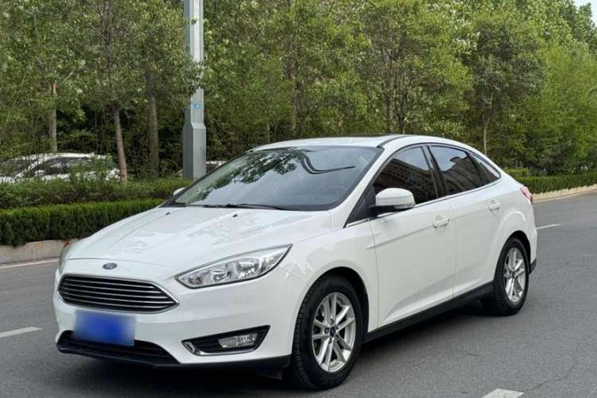 Used Ford Focus 2015 Sedan EcoBoost 180 Automatic Elite Model Front Left 45 Deg