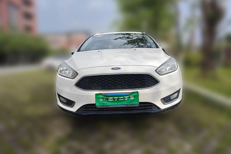 Used Ford Focus 2015 Hatchback EcoBoost 125 Automatic Supreme Style Edition Front