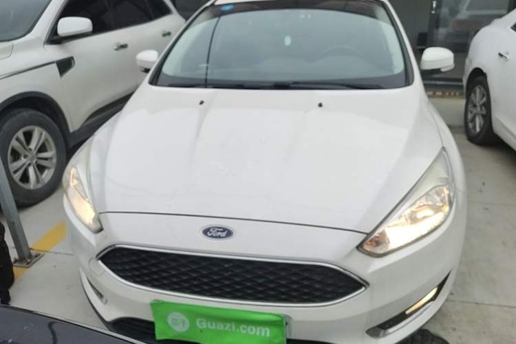 Used Ford Focus 2015 Hatchback EcoBoost 125 Automatic Supreme Style Edition Front