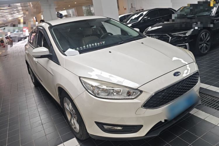 Used Ford Focus 2015 Hatchback 1.6L Automatic Comfort Model Front Right 45 Deg