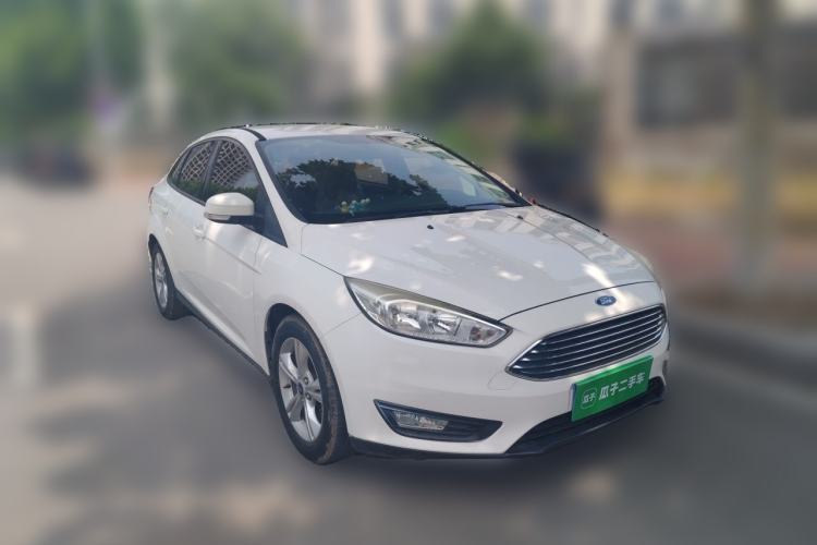 Used Ford Focus 2015 Sedan 1.6L Automatic Comfort Model Front Right 45 Deg