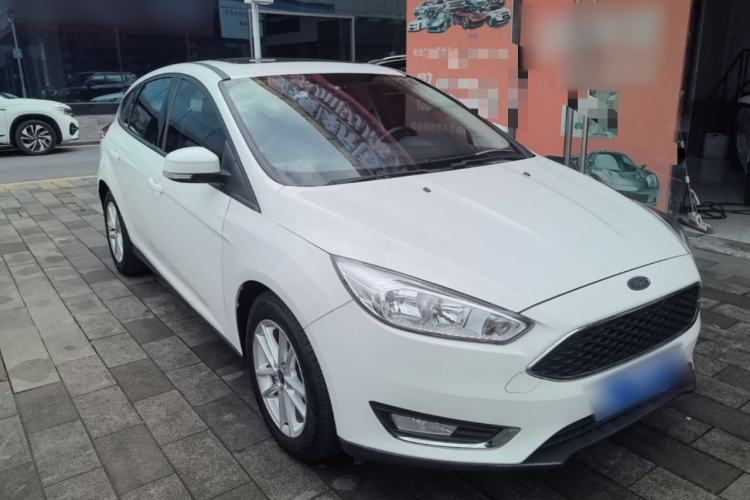 Used Ford Focus 2015 Hatchback 1.6L Manual Fashion Edition Front Right 45 Deg
