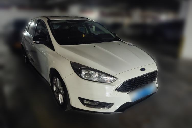 Used Ford Focus 2015 Hatchback 1.6L Manual Fashion Edition Front Right 45 Deg