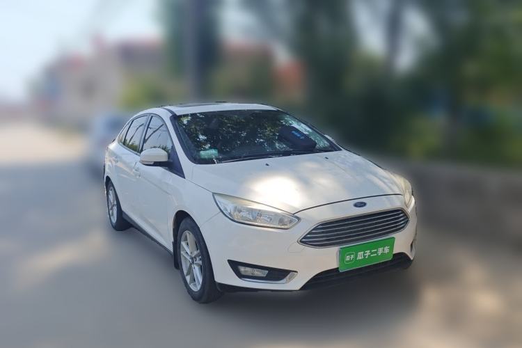 Used Ford Focus 2015 Sedan 1.6L Manual Fashion Edition Front Right 45 Deg
