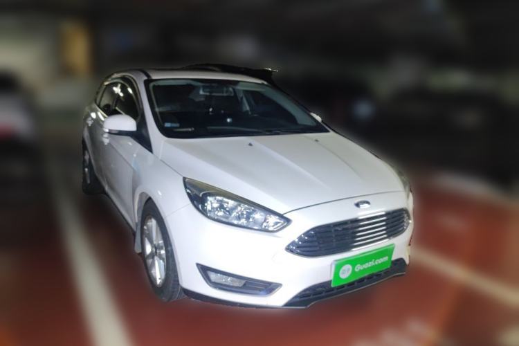 Used Ford Focus 2015 Sedan 1.6L Automatic Trend Model Front Right 45 Deg