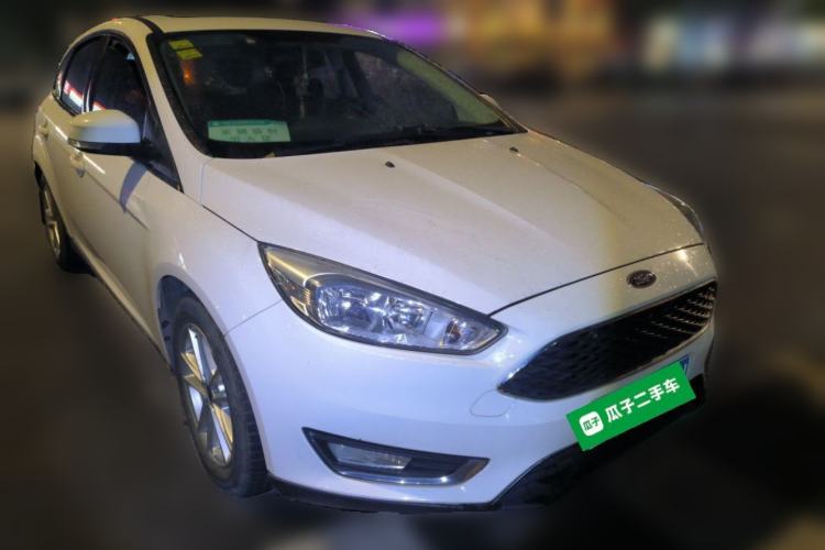 Used Ford Focus 2015 Hatchback 1.6L Automatic Fashion Edition Front Right 45 Deg
