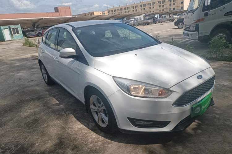 Used Ford Focus 2015 Hatchback 1.6L Automatic Comfort Model Front Right 45 Deg