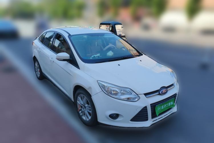 Used Ford Focus 2015 Sedan 1.6L Manual Comfort Model Front Right 45 Deg