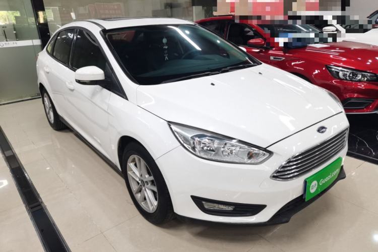 Used Ford Focus 2015 Sedan 1.6L Manual Fashion Edition Front Right 45 Deg