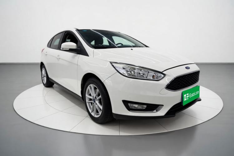 Used Ford Focus 2015 Hatchback 1.6L Automatic Fashion Edition Front Right 45 Deg