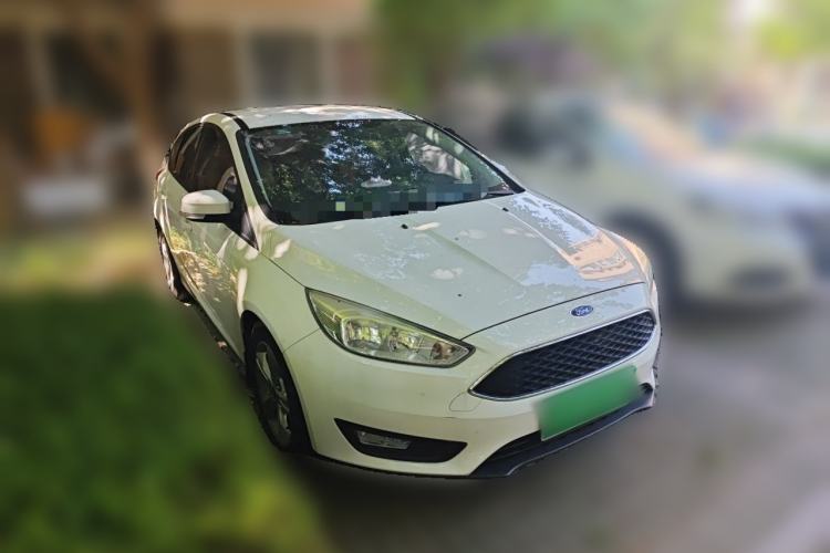 Used Ford Focus 2015 Hatchback 1.6L Automatic Comfort Model Front Right 45 Deg