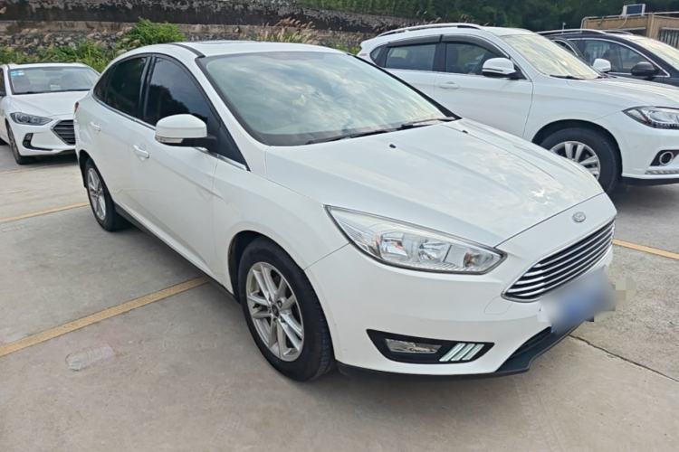 Used Ford Focus 2015 Sedan EcoBoost 180 Automatic Elite Model Front Right 45 Deg