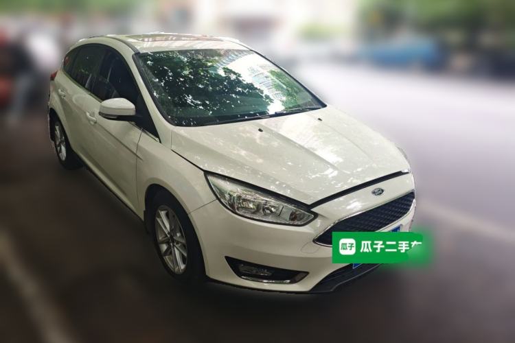 Used Ford Focus 2015 Hatchback EcoBoost 180 Automatic Elite Model Front Right 45 Deg