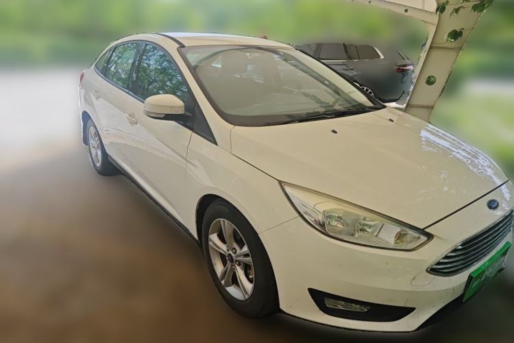 Used Ford Focus 2015 Sedan 1.6L Automatic Comfort Model Front Right 45 Deg