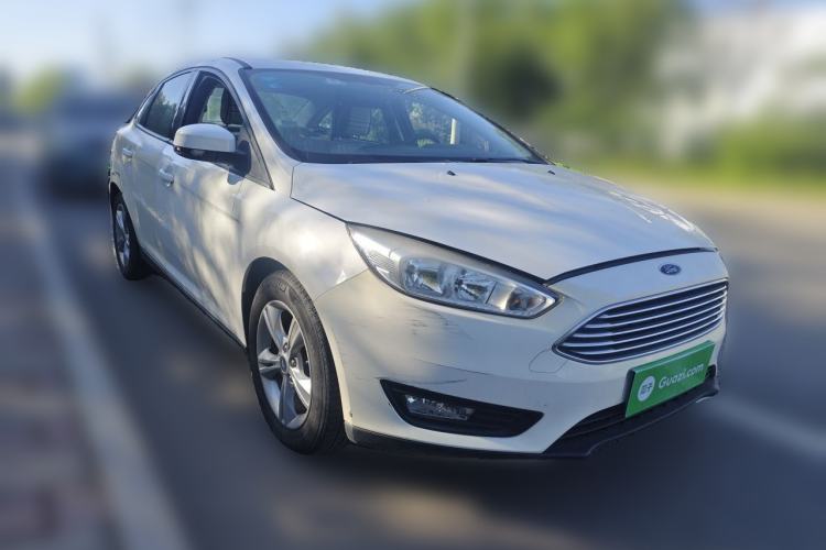 Used Ford Focus 2015 Sedan 1.6L Manual Comfort Model Front Right 45 Deg