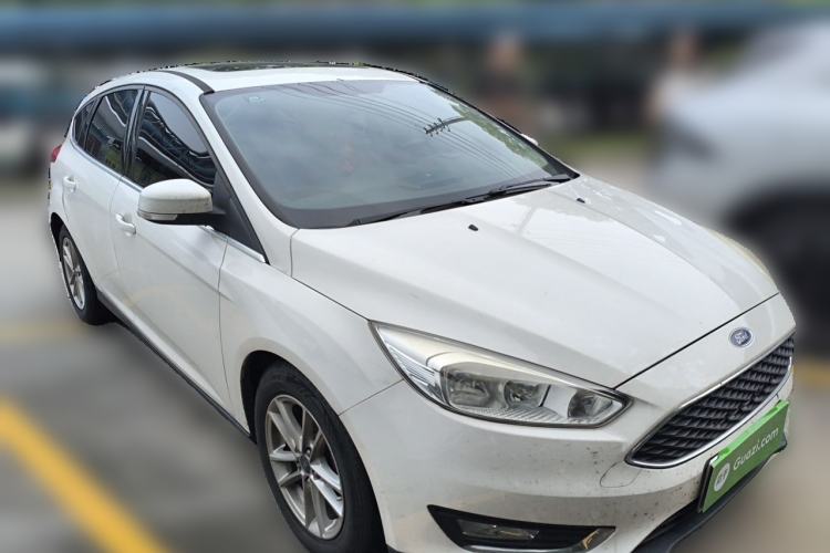 Used Ford Focus 2015 Hatchback EcoBoost 180 Automatic Elite Model Front Right 45 Deg