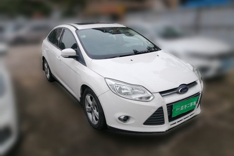 Used Ford Focus 2015 Sedan 1.6L Automatic Trend Model Front Right 45 Deg