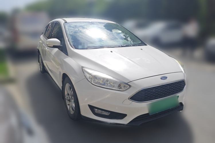 Used Ford Focus 2015 Hatchback 1.6L Automatic Comfort Model Front Right 45 Deg