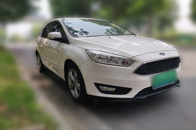 Used Ford Focus 2015 Hatchback 1.6L Automatic Comfort Model Front Right 45 Deg