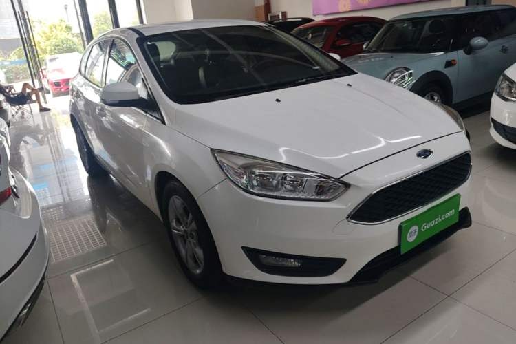 Used Ford Focus 2015 Hatchback 1.6L Automatic Comfort Model Front Right 45 Deg