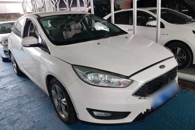 Used Ford Focus 2015 Hatchback 1.6L Automatic Comfort Model Front Right 45 Deg