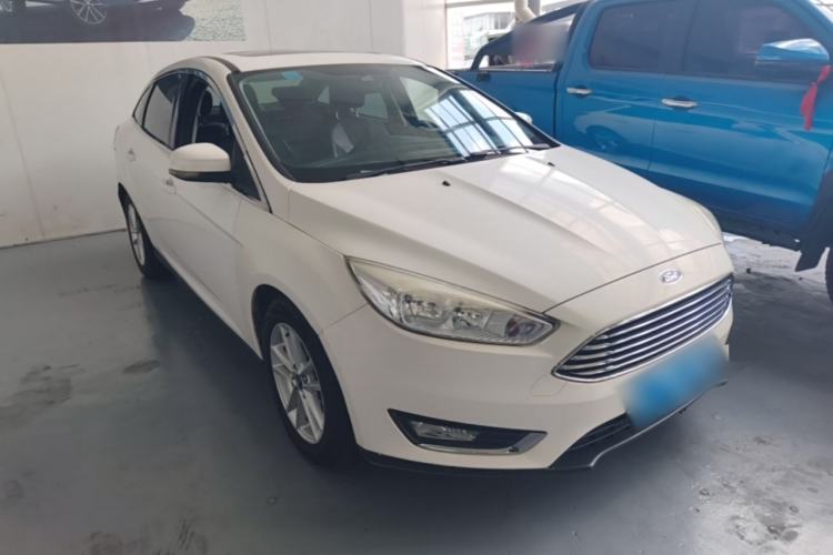 Used Ford Focus 2015 Sedan 1.6L Automatic Trend Model Front Right 45 Deg