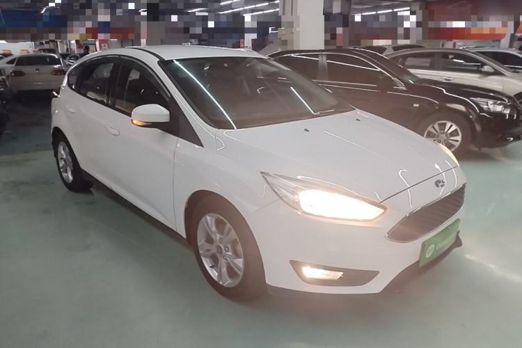 Used Ford Focus 2015 Hatchback 1.6L Automatic Comfort Model Front Right 45 Deg