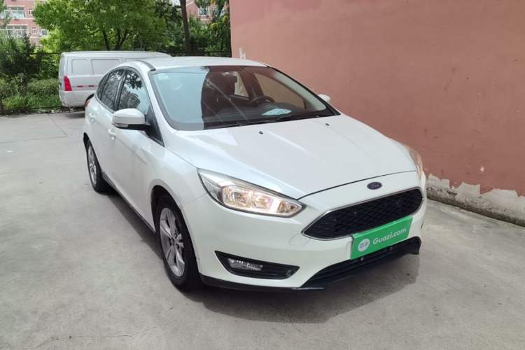 Used Ford Focus 2015 Hatchback 1.6L Automatic Comfort Model Front Right 45 Deg