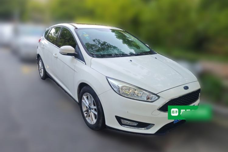Used Ford Focus 2015 Hatchback EcoBoost 180 Automatic Elite Model Front Right 45 Deg