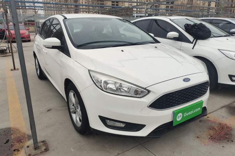 Used Ford Focus 2015 Hatchback 1.6L Automatic Comfort Model Front Right 45 Deg