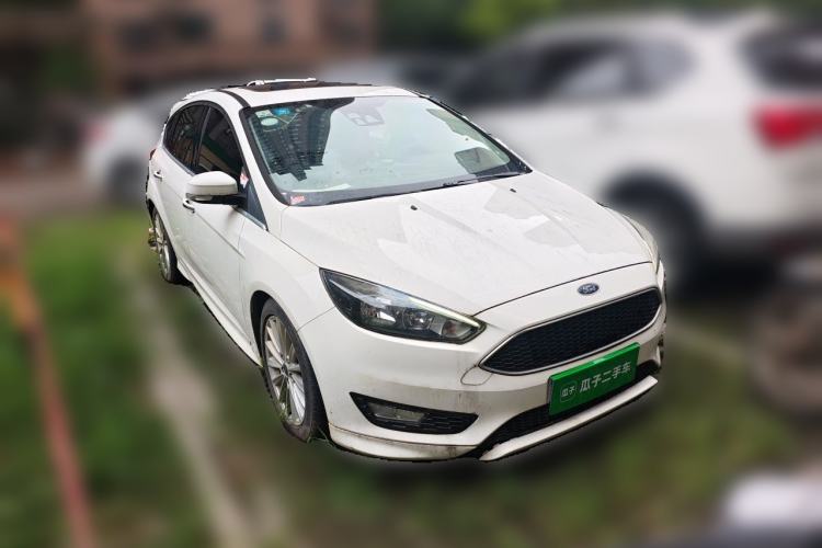 Used Ford Focus 2015 Hatchback EcoBoost 180 Automatic Sport Model Front Right 45 Deg