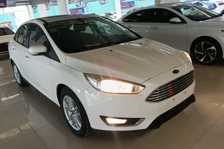 Used Ford Focus 2015 Sedan 1.6L Automatic Trend Model Front Right 45 Deg