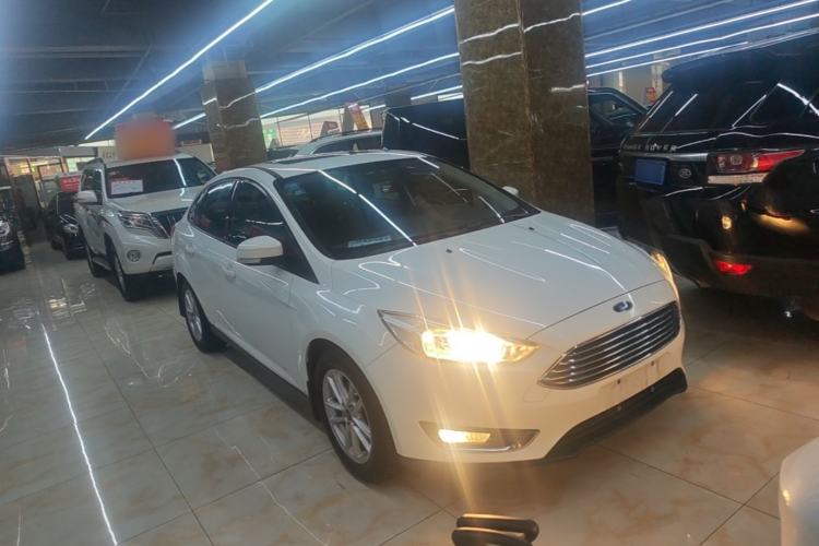 Used Ford Focus 2015 Sedan 1.6L Automatic Trend Model Front Right 45 Deg