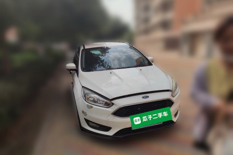 Used Ford Focus 2015 Hatchback 1.6L Automatic Comfort Model Front Right 45 Deg