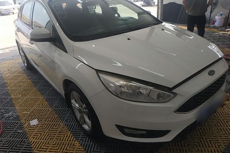 Used Ford Focus 2015 Hatchback 1.6L Automatic Comfort Model Front Right 45 Deg