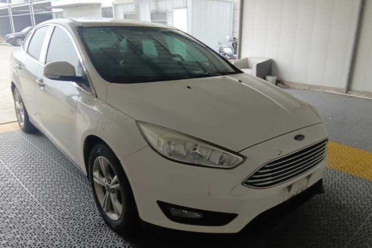 Used Ford Focus 2015 Sedan 1.6L Automatic Comfort Model Front Right 45 Deg