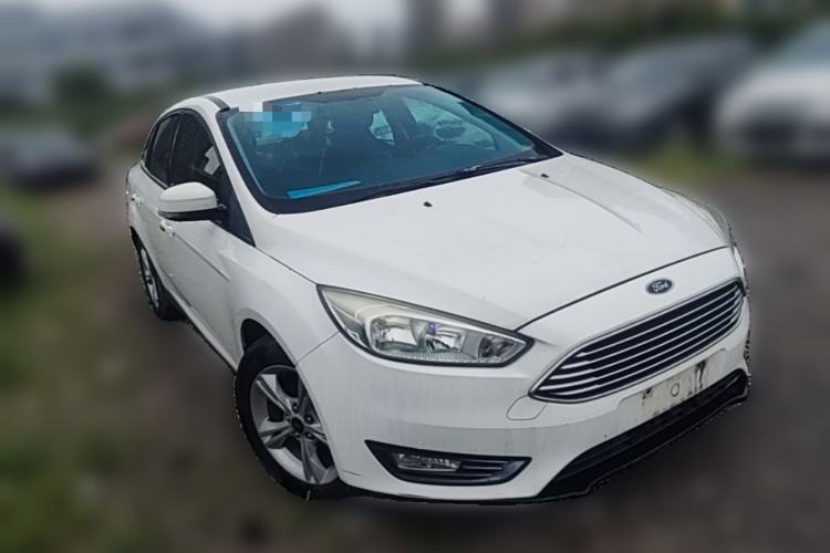 Used Ford Focus 2015 Sedan 1.6L Manual Comfort Model Front Right 45 Deg