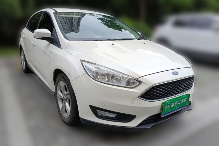Used Ford Focus 2015 Hatchback 1.6L Automatic Comfort Model Front Right 45 Deg