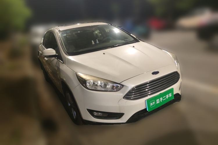Used Ford Focus 2015 Hatchback EcoBoost 180 Automatic Elite Model Front Right 45 Deg