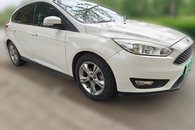Used Ford Focus 2015 Hatchback 1.6L Automatic Comfort Model Front Right 45 Deg