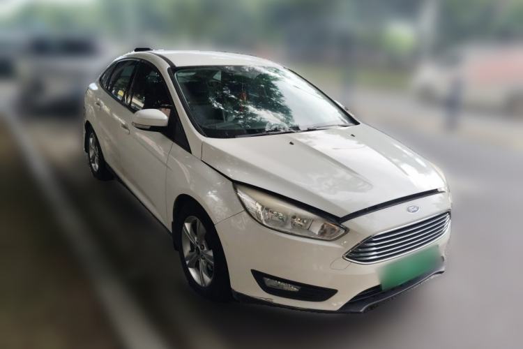 Used Ford Focus 2015 Sedan 1.6L Automatic Comfort Model Front Right 45 Deg