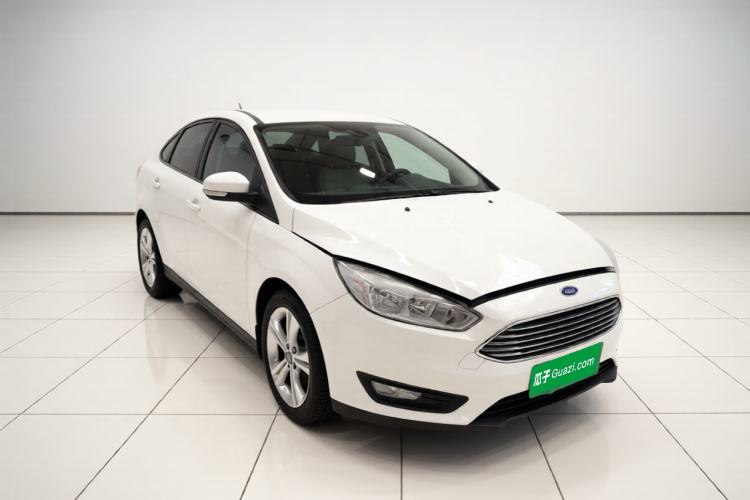 Used Ford Focus 2015 Sedan 1.6L Automatic Comfort Model Front Right 45 Deg