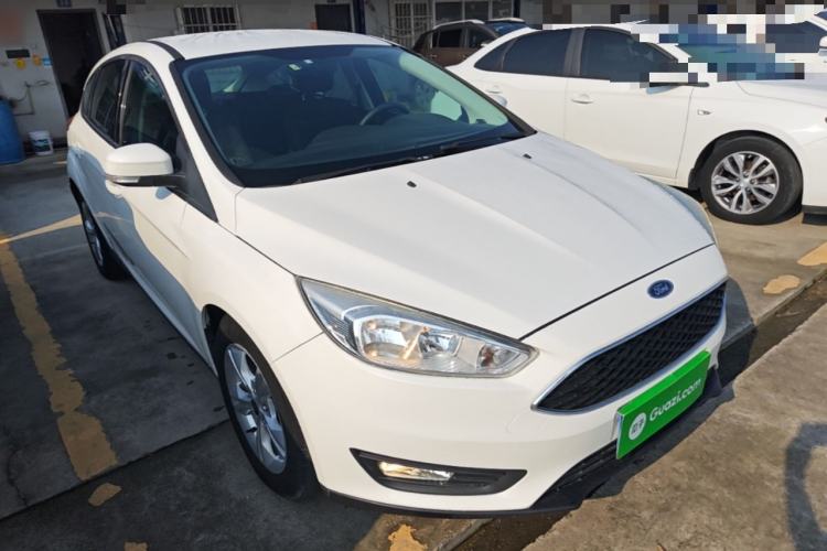 Used Ford Focus 2015 Hatchback 1.6L Automatic Comfort Model Front Right 45 Deg
