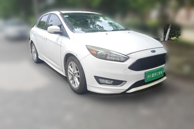 Used Ford Focus 2015 Sedan EcoBoost 180 Automatic Elite Model Front Right 45 Deg