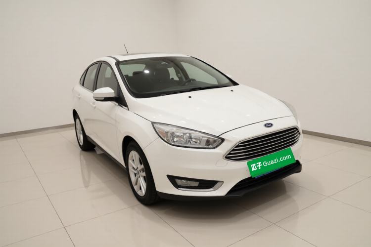 Used Ford Focus 2015 Sedan EcoBoost 180 Automatic Elite Model Front Right 45 Deg