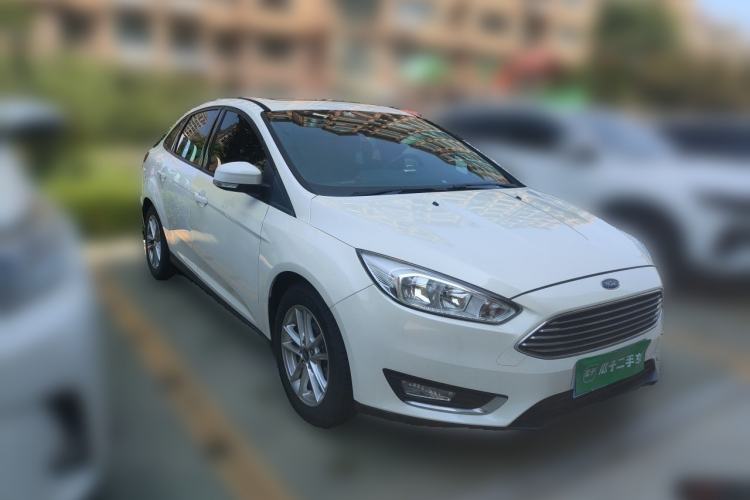 Used Ford Focus 2015 Sedan 1.6L Automatic Trend Model Front Right 45 Deg