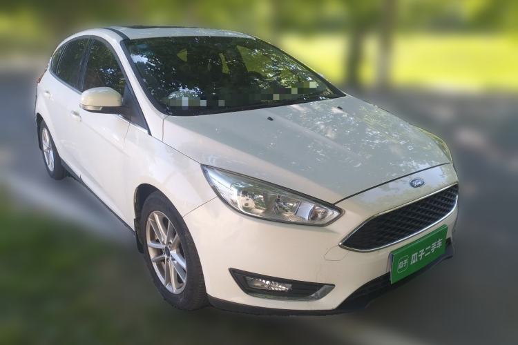 Used Ford Focus 2015 Hatchback EcoBoost 180 Automatic Elite Model Front Right 45 Deg