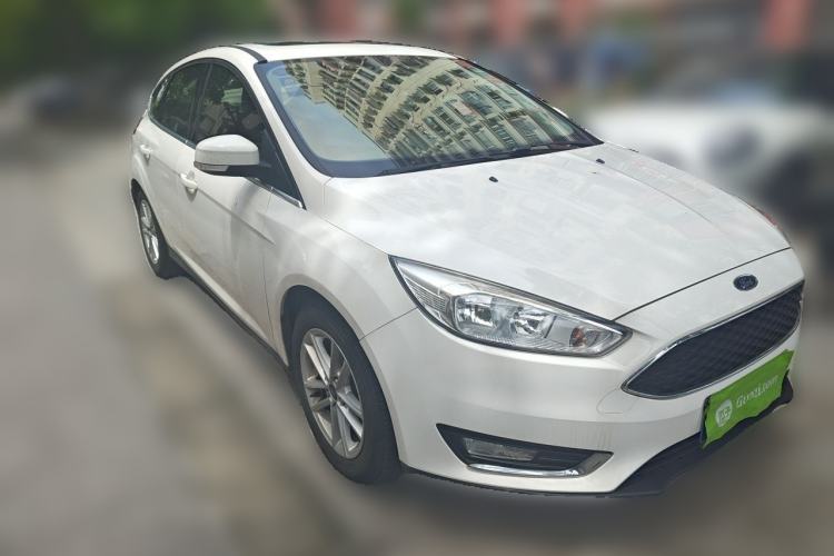 Used Ford Focus 2015 Hatchback EcoBoost 180 Automatic Elite Model Front Right 45 Deg